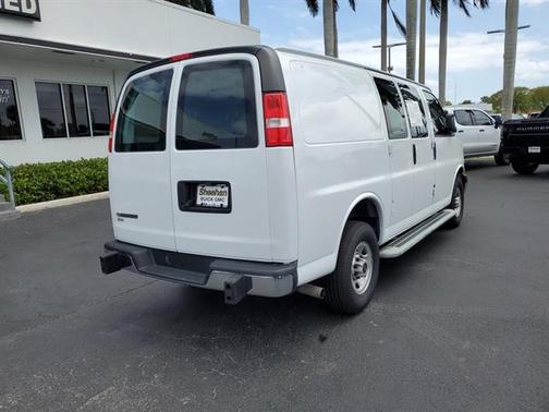 2022 Chevrolet Express 2500 RWD 2500 Regular Wheelbase WT