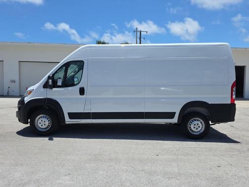 Bright White Clearcoat 2025 RAM ProMaster 2500 Tradesman