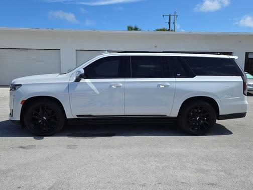 Crystal White Tricoat 2023 Cadillac Escalade ESV Sport Platinum
