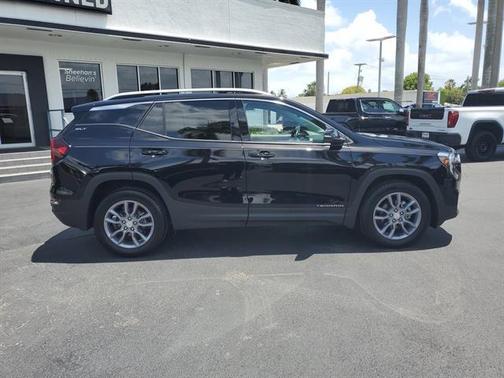 2022 GMC Terrain SLT