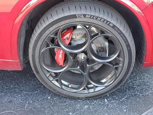 2022 Alfa Romeo Stelvio Quadrifoglio