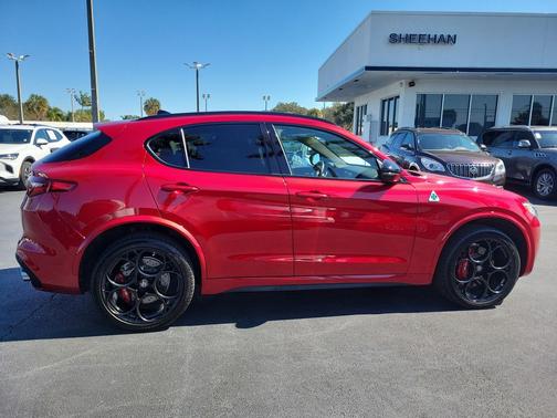 2022 Alfa Romeo Stelvio Quadrifoglio