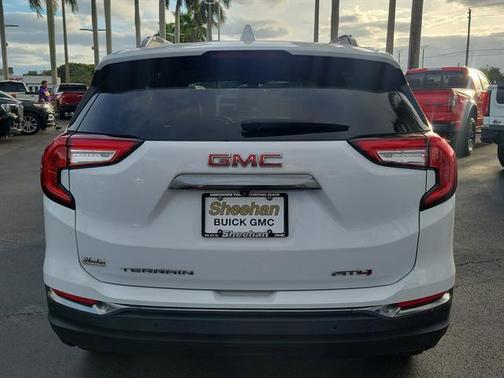 2022 GMC Terrain AWD AT4