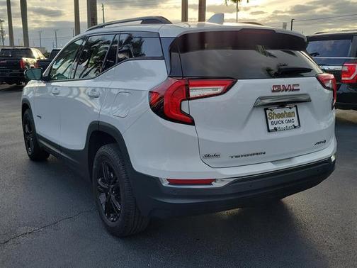 2022 GMC Terrain AWD AT4