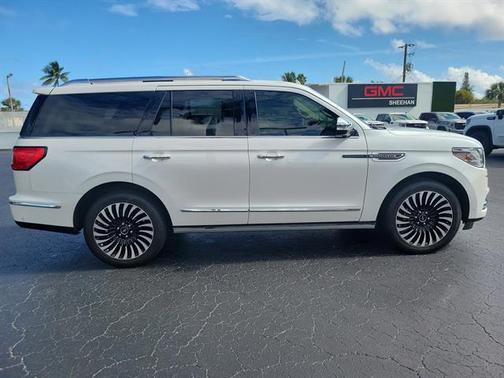 2018 Lincoln Navigator Black Label