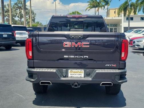 2022 GMC Sierra 1500 AT4