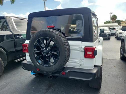 2022 Jeep Wrangler Unlimited 4xe Sahara