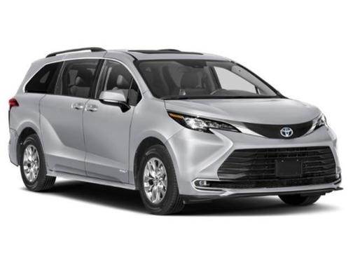 2022 Toyota Sienna XLE 8 Passenger