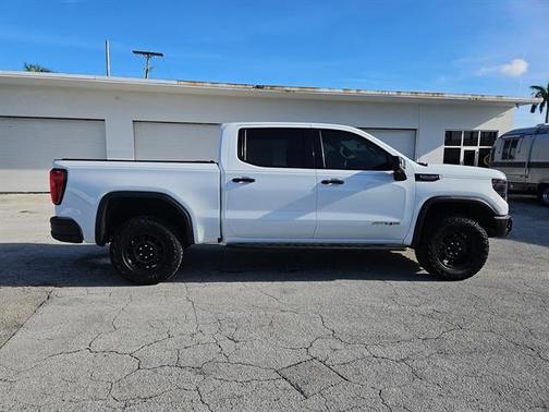 2023 GMC Sierra 1500 AT4X