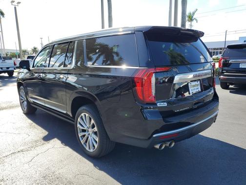 2022 GMC Yukon XL Denali
