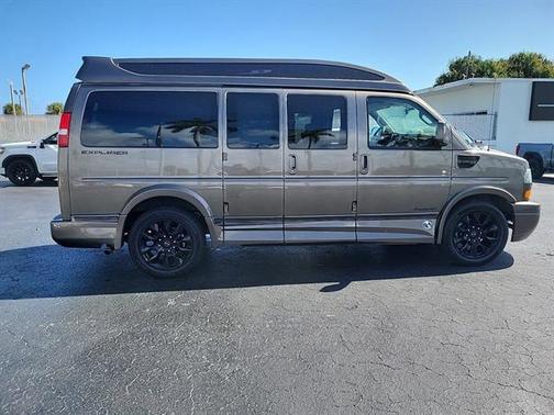 2023 GMC Savana 2500 Work Van