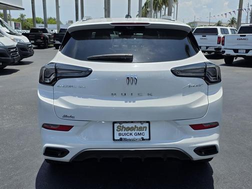 White Frost Tricoat 2024 Buick Encore GX Avenir