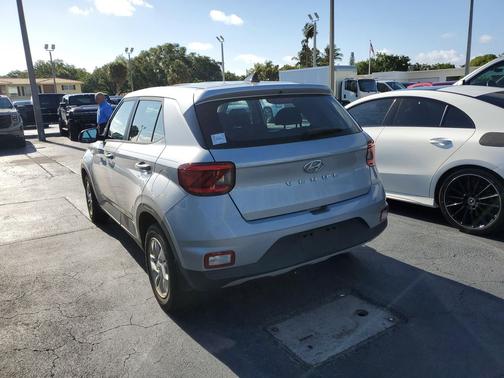 Stellar Silver 2022 Hyundai VENUE SE