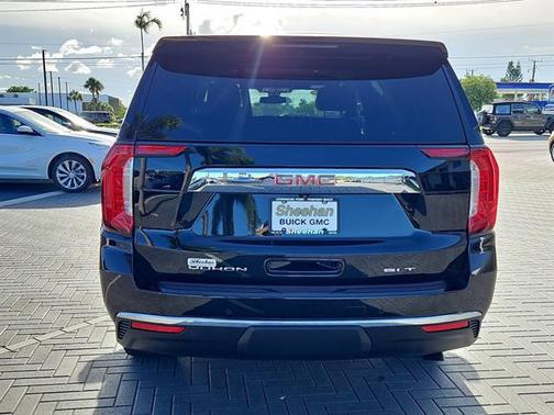 2022 GMC Yukon SLT