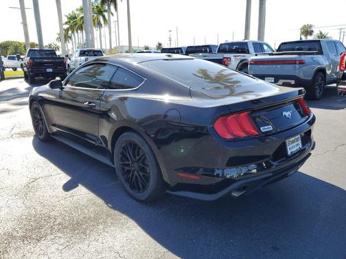 2021 Ford Mustang EcoBoost
