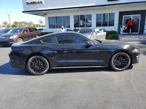 2021 Ford Mustang EcoBoost