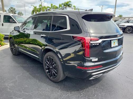 2021 Cadillac XT6 Luxury FWD