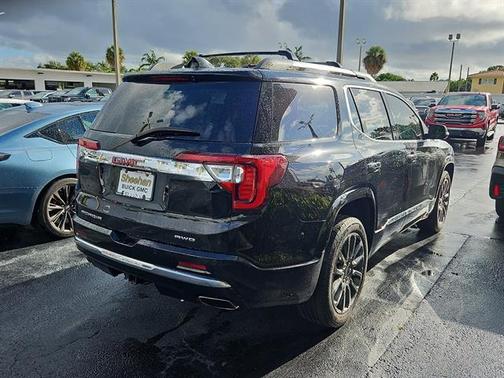 2023 GMC Acadia Denali