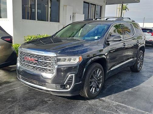 2023 GMC Acadia Denali