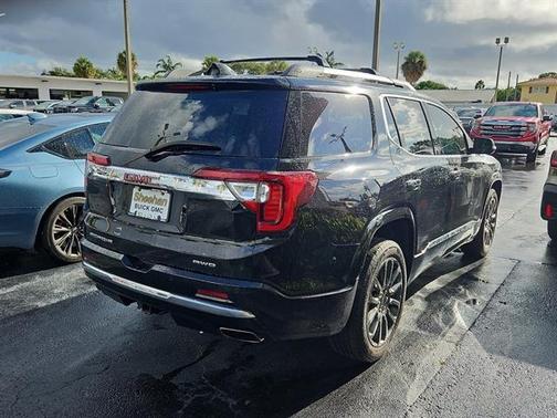 2023 GMC Acadia Denali