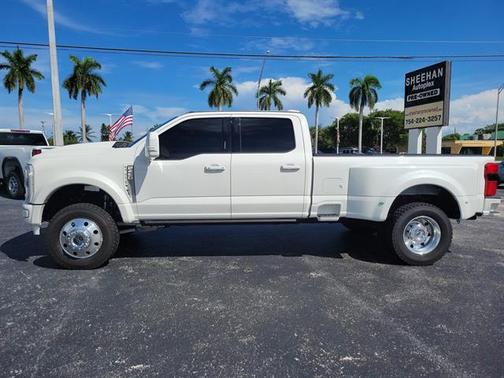 2023 Ford F-450 Lariat