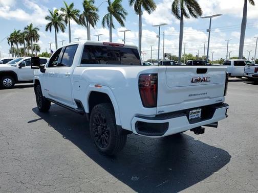 2024 GMC Sierra 2500 AT4