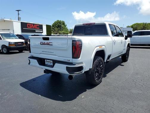 2024 GMC Sierra 2500 AT4