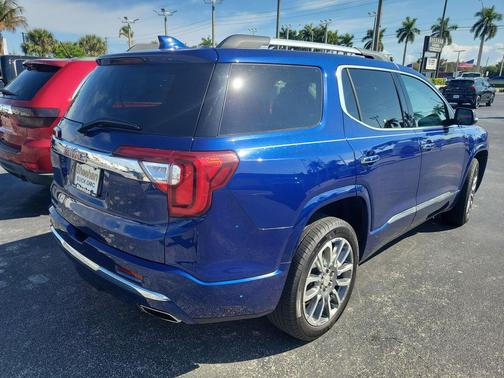 2023 GMC Acadia Denali