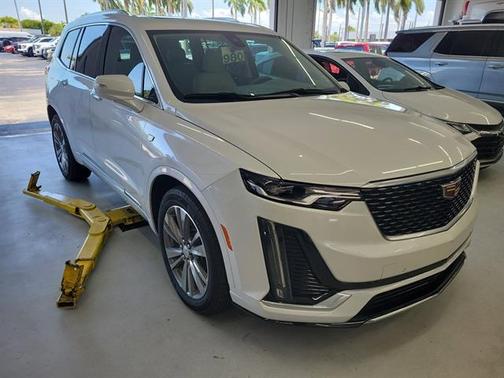 2022 Cadillac XT6 Premium Luxury FWD