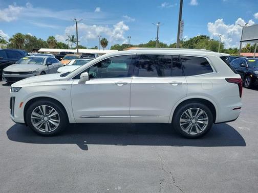 2022 Cadillac XT6 Premium Luxury FWD