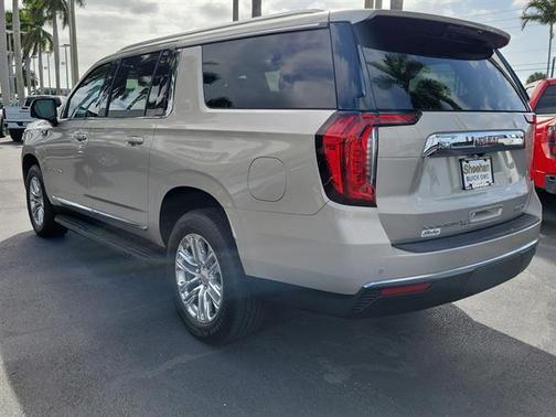 2022 GMC Yukon XL SLT