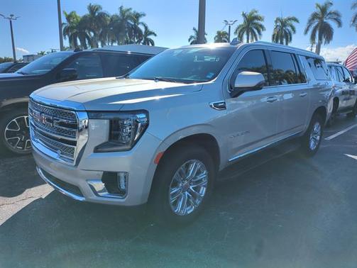 2022 GMC Yukon XL SLT