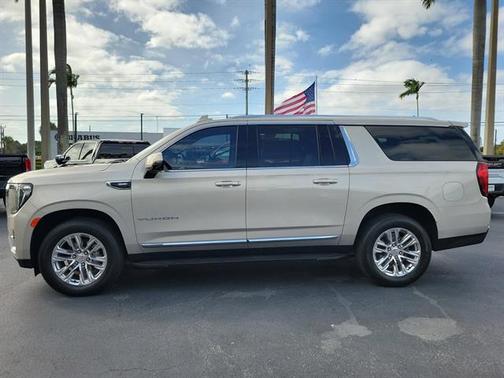 2022 GMC Yukon XL SLT