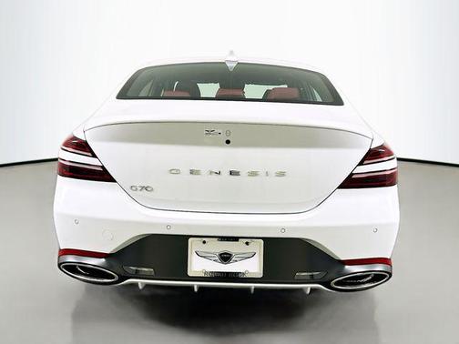2025 Genesis G70 2.5T RWD