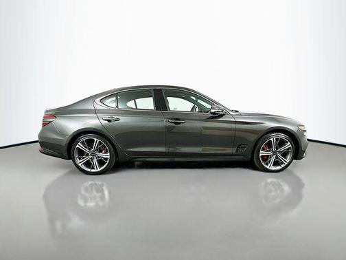 2025 Genesis G70 2.5T RWD