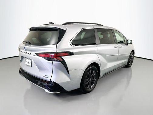 2024 Toyota Sienna XSE 7 Passenger