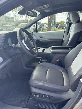 2024 Toyota Sienna XSE 7 Passenger