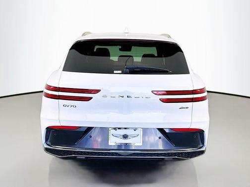 2026 Genesis GV70 2.5T Advanced