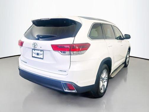 Blizzard Pearl 2019 Toyota Highlander Limited