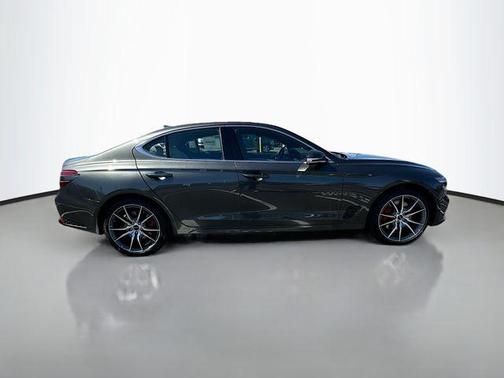 2025 Genesis G70 2.5T RWD