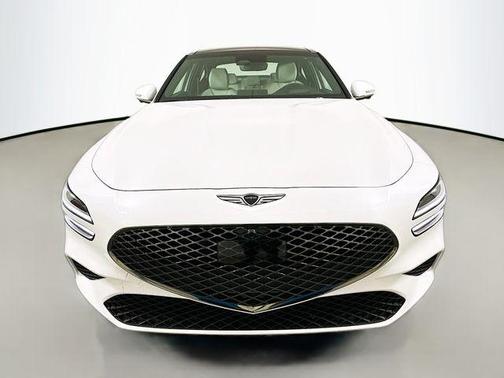 Uyuni White 2026 Genesis G70 3.3T AWD Sport Prestige