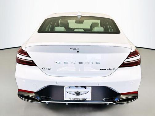 Uyuni White 2026 Genesis G70 3.3T AWD Sport Prestige