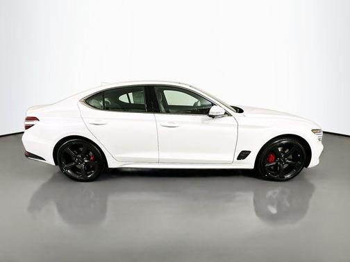 Uyuni White 2026 Genesis G70 3.3T AWD Sport Prestige