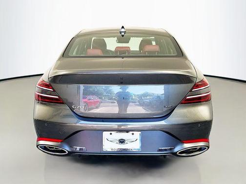 Makalu Gray 2026 Genesis G70 3.3T RWD Sport Prestige