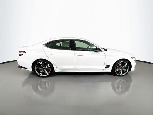 2025 Genesis G70 2.5T RWD