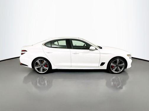 2025 Genesis G70 2.5T RWD