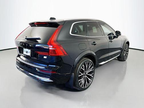 2022 Volvo XC60 Recharge Plug-In Hybrid T8 Inscription