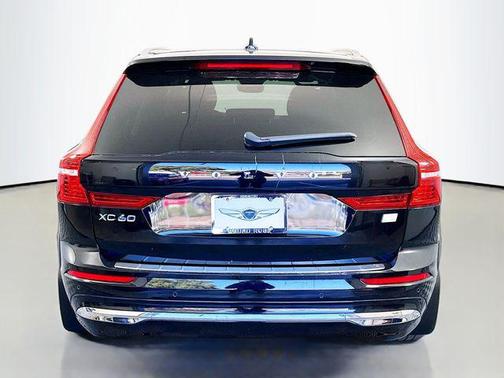 2022 Volvo XC60 Recharge Plug-In Hybrid T8 Inscription