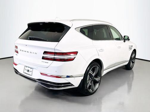 Uyuni White 2026 Genesis GV80 3.5T