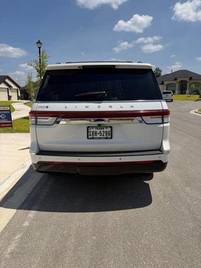 White Metallic 2023 Lincoln Navigator Reserve